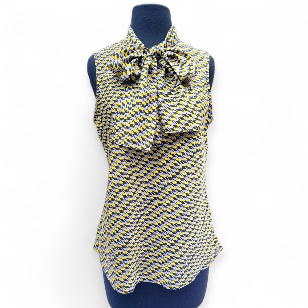 Black Label by Evan Picone Sleeveless Bow Tie Geo Print Blouse | Women’s M